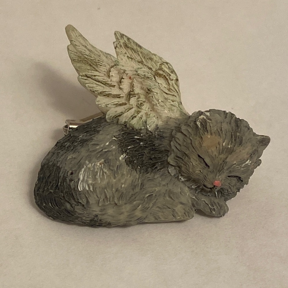 Vintage cat angel brooch sleeping kitty figurine pin gray and black cat